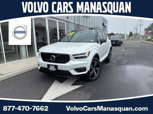 2022 Volvo XC40 T5 R-Design