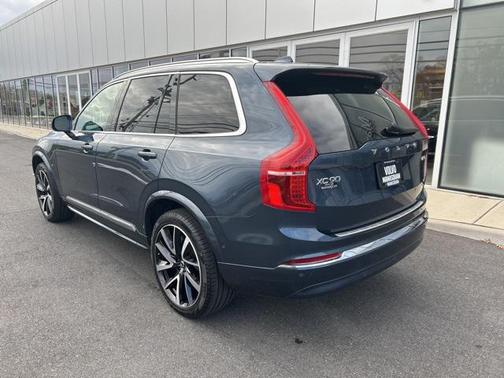 2024 Volvo XC90 B5 Plus Bright Theme