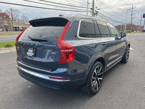 2024 Volvo XC90 B5 Plus Bright Theme