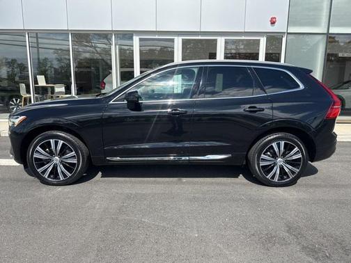2022 Volvo XC60 B5 Inscription