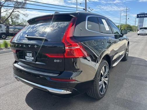 2022 Volvo XC60 B5 Inscription