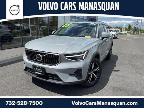 Vapour Grey Metallic 2025 Volvo XC40 B5 Core Bright Theme