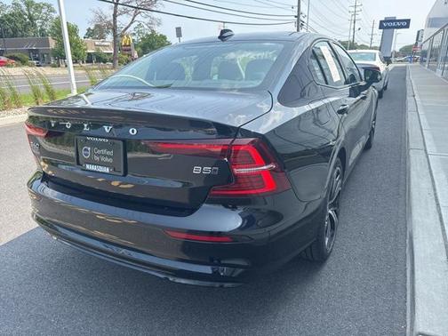 2025 Volvo S60 B5 Plus