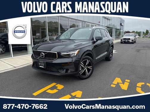 2025 Volvo XC40 B5 Core Bright Theme