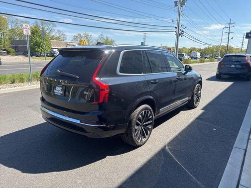 Onyx Black Metallic 2025 Volvo XC90 B6 Plus 7-Seater