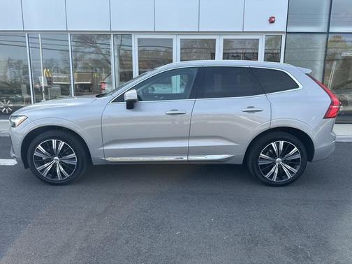 2022 Volvo XC60 B5 Inscription