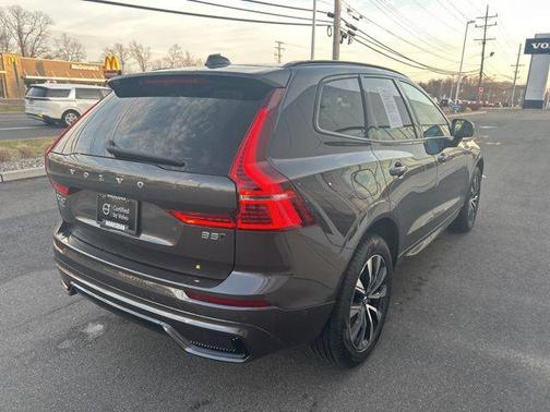 2025 Volvo XC60 B5 Plus