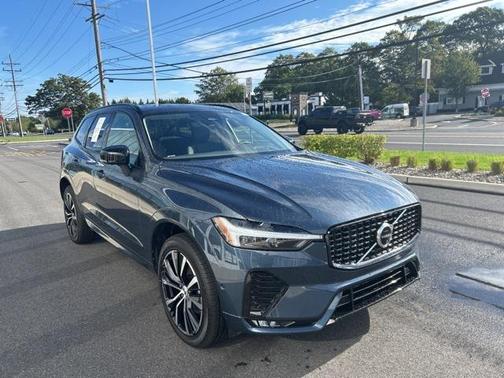 2025 Volvo XC60 B5 Plus