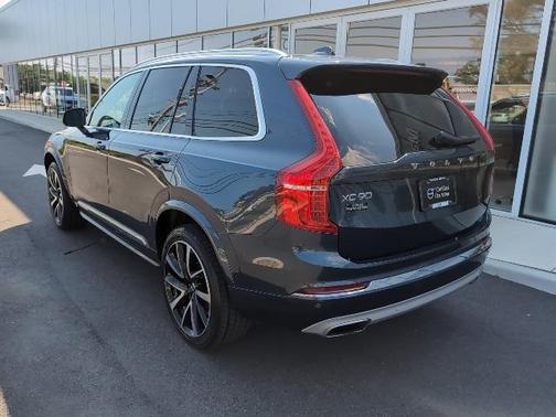2021 Volvo XC90 Recharge Plug-In Hybrid T8 Inscription Expression 7 Passenger