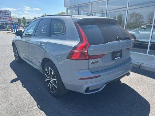 Vapour Grey Metallic 2025 Volvo XC60 B5 Plus