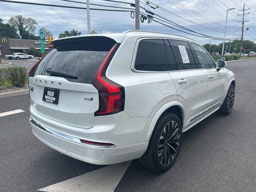 Crystal White Metallic 2025 Volvo XC90 B6 Plus 7-Seater