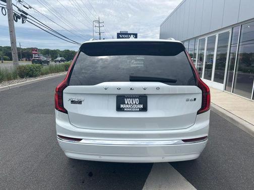 Crystal White Metallic 2025 Volvo XC90 B6 Plus 7-Seater