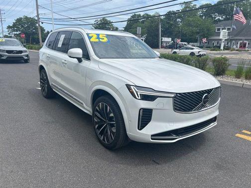 Crystal White Metallic 2025 Volvo XC90 B6 Plus 7-Seater