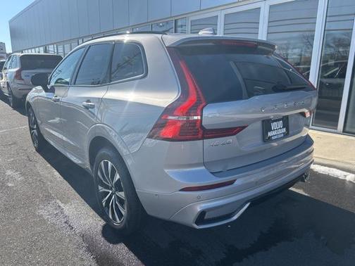 2025 Volvo XC60 B5 Plus