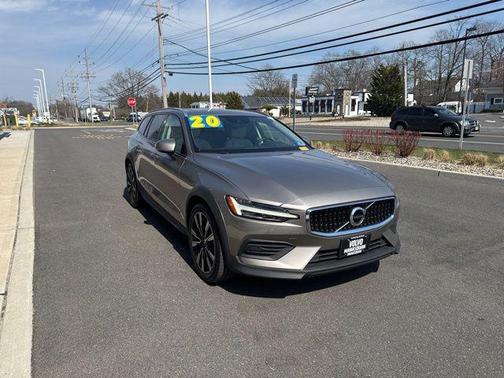 2020 Volvo V60 Cross Country T5