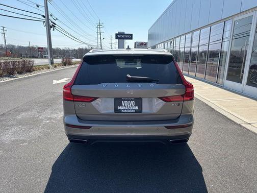 2020 Volvo V60 Cross Country T5