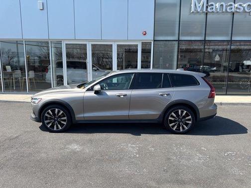 2020 Volvo V60 Cross Country T5