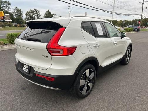 2020 Volvo XC40 T5 Momentum