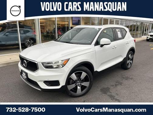 2020 Volvo XC40 T5 Momentum