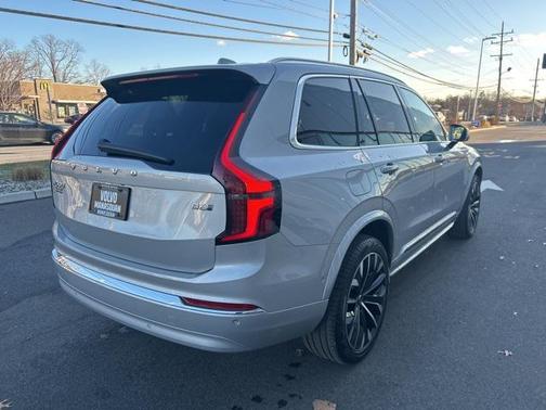 2025 Volvo XC90 B6 Plus 7-Seater