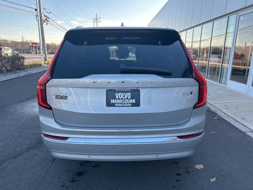 2025 Volvo XC90 B6 Plus 7-Seater