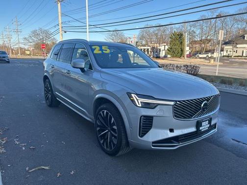 2025 Volvo XC90 B6 Plus 7-Seater