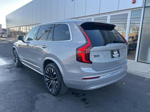 2025 Volvo XC90 B6 Plus 7-Seater