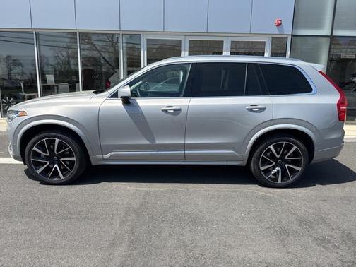 2024 Volvo XC90 B5 Plus Bright Theme