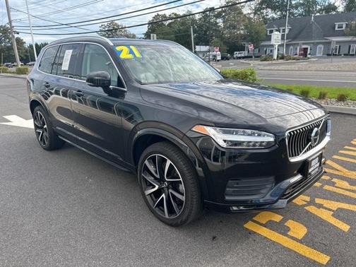 2021 Volvo XC90 T6 Momentum