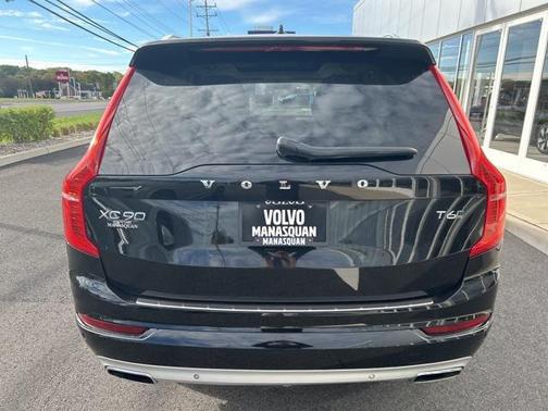 2021 Volvo XC90 T6 Momentum