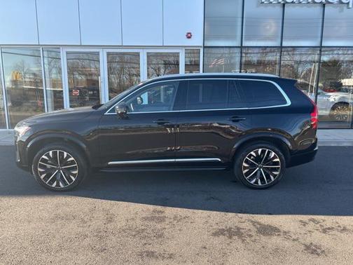 2025 Volvo XC90 B5 Plus 7-Seater