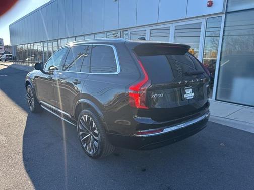 2025 Volvo XC90 B5 Plus 7-Seater