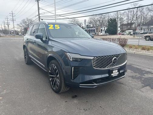 2025 Volvo XC90 B6 Plus 7-Seater