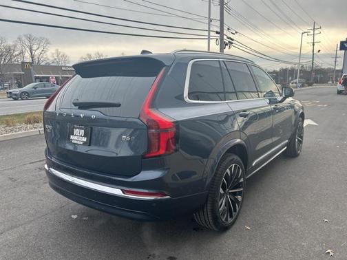 2025 Volvo XC90 B6 Plus 7-Seater