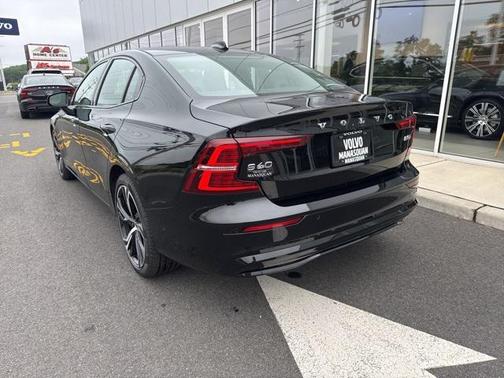 2025 Volvo S60 B5 Plus
