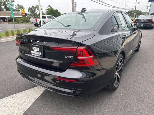 2025 Volvo S60 B5 Plus