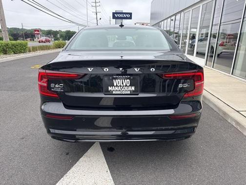 2025 Volvo S60 B5 Plus