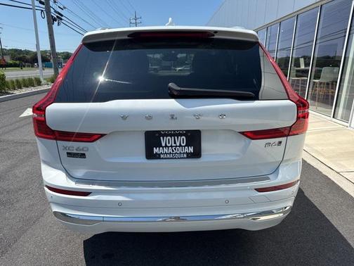 2022 Volvo XC60 B6 Inscription