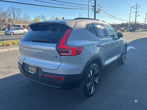 2025 Volvo XC40 B5 Plus Dark Theme