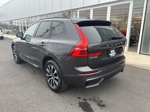 2025 Volvo XC60 B5 Plus