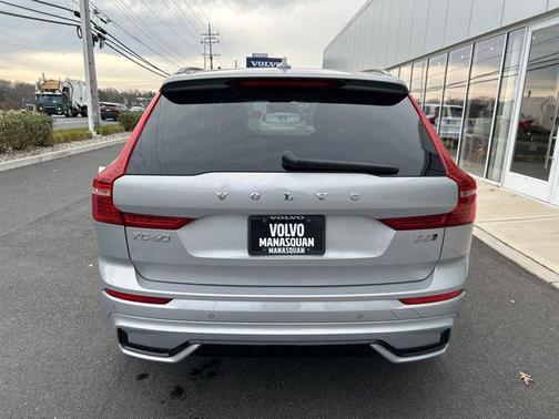2025 Volvo XC60 B5 Plus