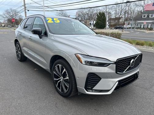 2025 Volvo XC60 B5 Plus