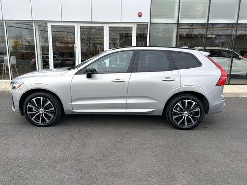 2025 Volvo XC60 B5 Plus