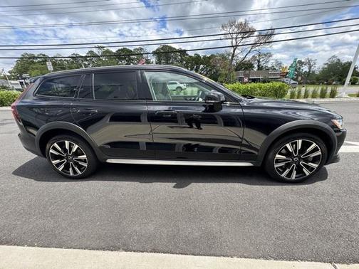 2020 Volvo V60 Cross Country T5