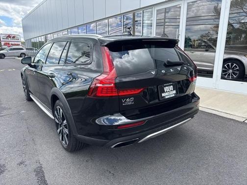 2020 Volvo V60 Cross Country T5
