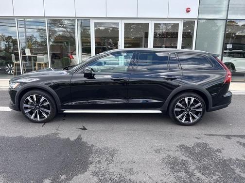 2020 Volvo V60 Cross Country T5