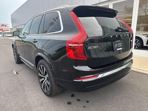 2025 Volvo XC90 B5 Core