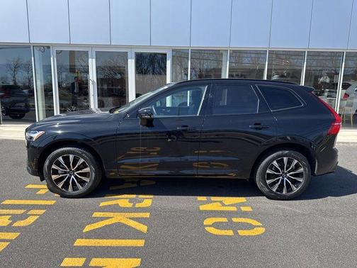 2025 Volvo XC60 B5 Plus