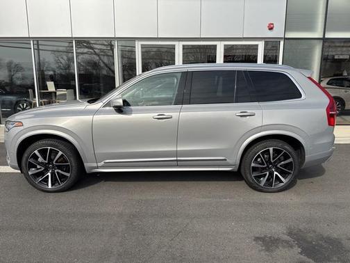 2024 Volvo XC90 B5 Plus Bright Theme