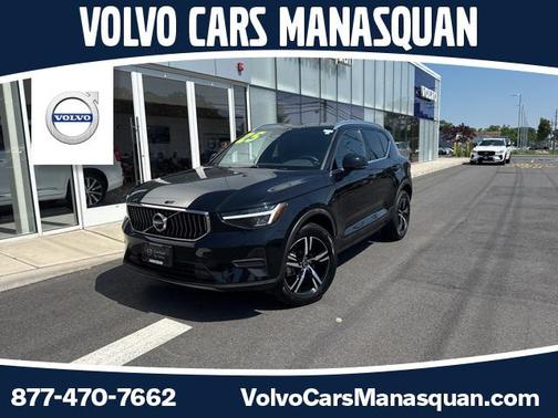 2025 Volvo XC40 B5 Core Bright Theme